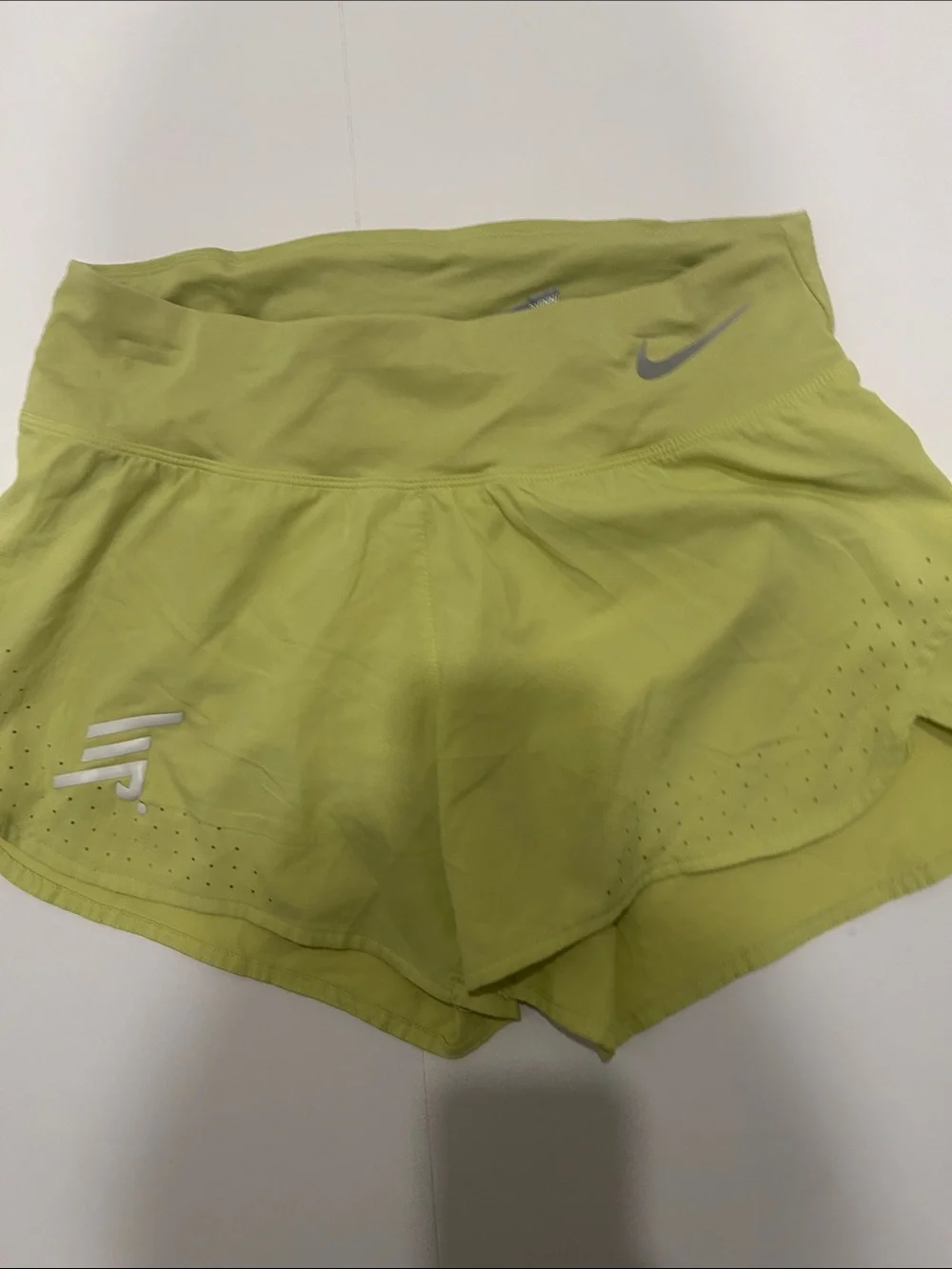 Nike Olive Green Sports Bra, Lime Shorts, Grey Tank & White Running Shorts - Picture 9 of 10